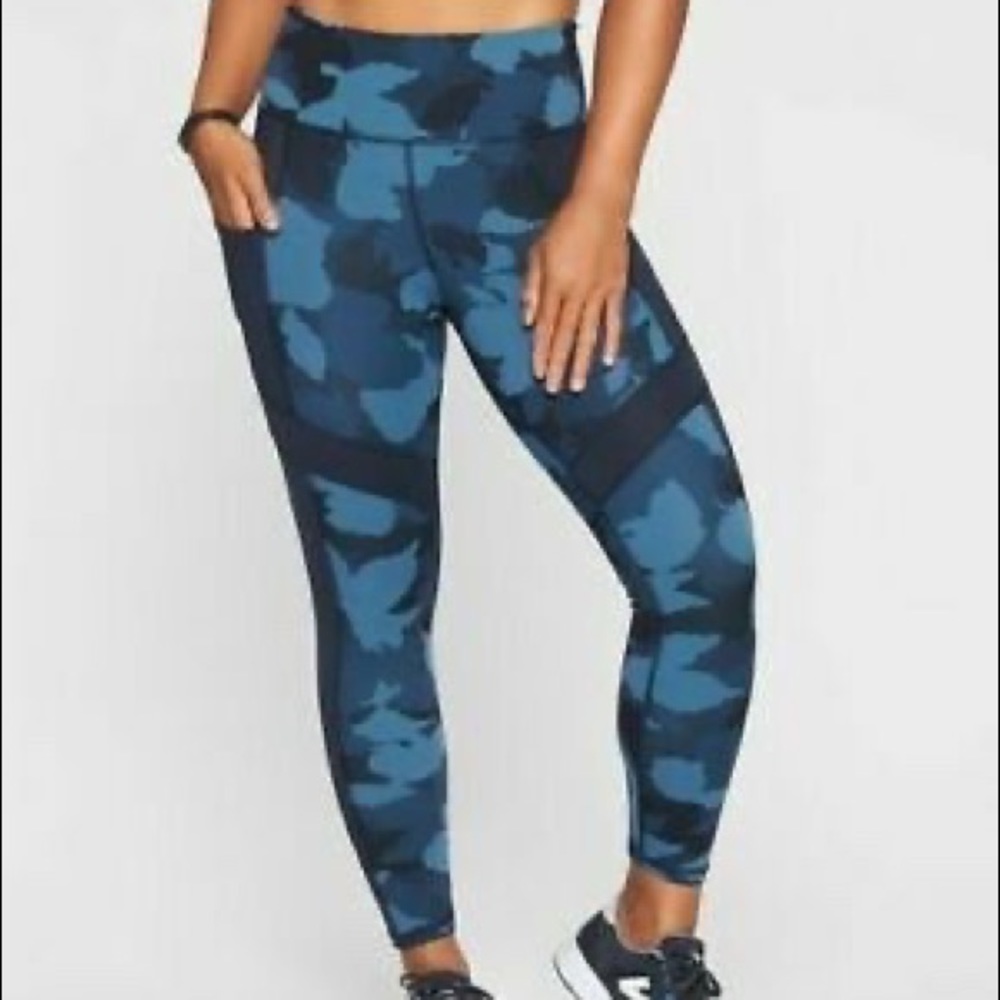 Athleta Blue Camo 7/8 Leggings